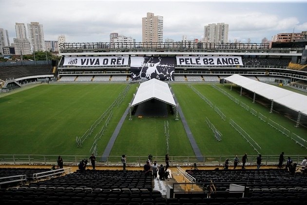 Já a outra estrutura foi montada para que as amigos próximos, autoridades possam ficar protegidas de chuva ou sol intenso. Também, nesse caso, a família de Pelé indicará as pessoas que terão acesso à tenda