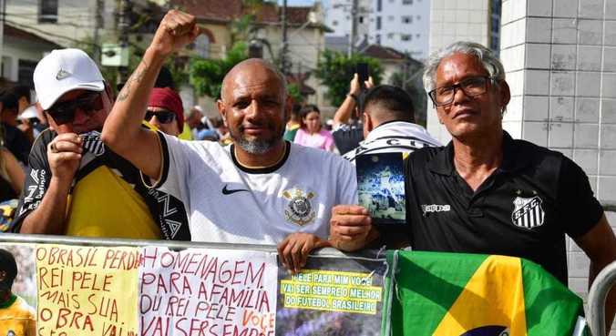 Marcos Ribeiro se uniu aos santistas para homenagear Pelé