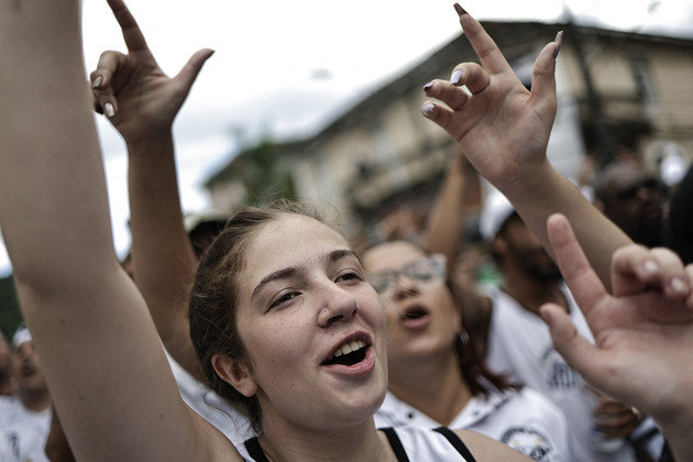 Juntos, os santistas fizeram uma verdadeira festa em homenagem ao maior jogador que o Santos já teve