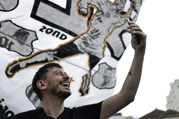 Torcedores do Santos mostraram que o Rei será eterno para o clube e a torcida