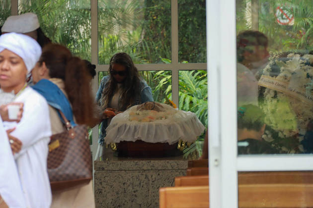 O cantor Renatinho Bokaloka morreu, aos 48 anos, após sofrer um infarto. O pagodeiro estava internado em um hospital público no Rio de Janeiro após passar mal durante um show na noite da última quarta-feira (4)