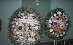 Renato Aragão e amigos da Glbo enviaram coroas de flores em homenagem ao ator