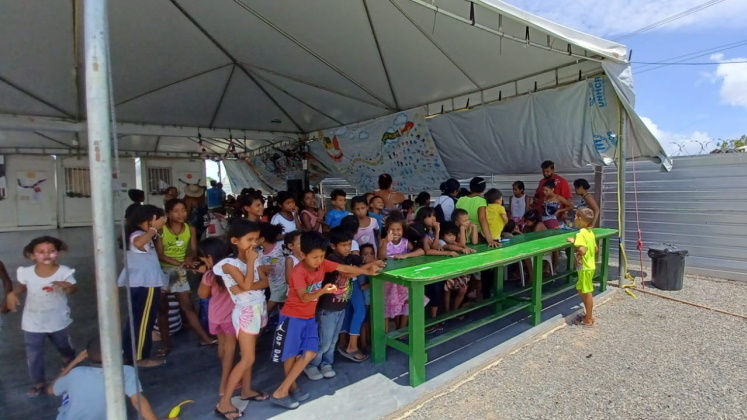 Muitas crianças chegam desnutridas com as famílias venezuelas. Muitos
jovens passaram fome e viveram em situação de extrema pobreza