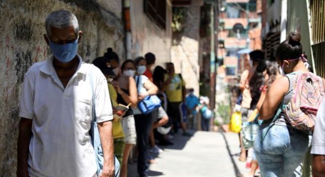 Salto no número de casos de coronavírus na foi atribuído ao retorno de imigrantes
