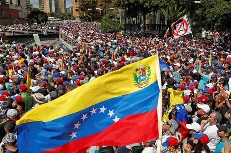 Espanha oferece ajuda humanitária a venezuelanos
