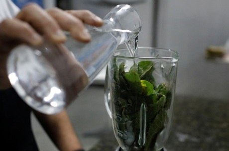 Sem Remedios Venezuelanos Com Hiv Recorrem A Planta Medicinal