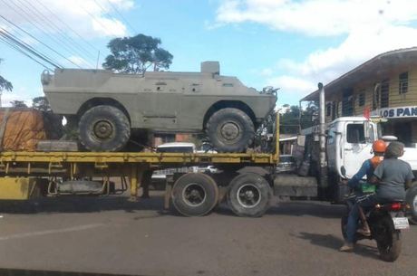Venezuelanos registraram movimento de veÃ­culos militares