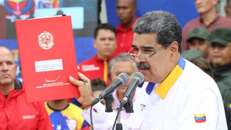 Maduro signe un décret créant un État vénézuélien à Essequibo, une région appartenant à la Guyane – Actualités