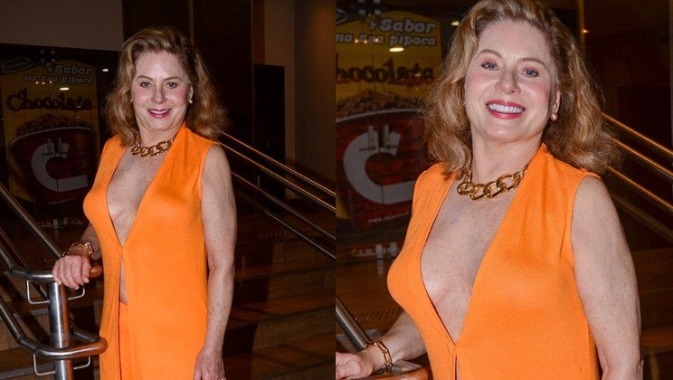 Recentemente, Vera chamou a atenção na pré-estreia de um filme. A atriz caprichou na escolha do look e estava com um visual monocromático — todo laranja —, composto de colete comprido e decotado, calça de cintura alta com fenda leteral e sandálias de salto alto. Ela completou o visual com uma minibolsa e um colar do tipo choker, ambos dourados