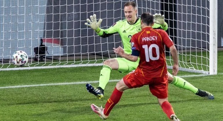 No início de 2021, a seleção alemã conseguiu ser derrotada em casa pela Macedônia do Norte, por 2 a 1. O jogo era válido pelas eliminatórias da Copa do Mundo de 2022