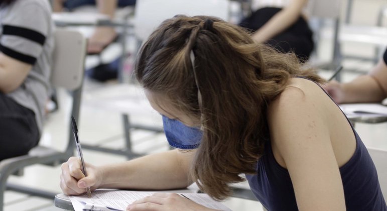 Fuvest divulga lista de leitura de obras literárias até 2026 – Notícias