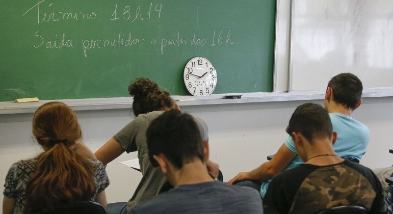 Fuvest: aulões virtuais e gratuitos ajudam na revisão dos estudos – Notícias