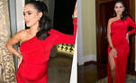 Em junho, a influenciadora surgiu poderosíssima usando um vestido longo vermelho de um ombro só e manga longa, com uma fenda reveladora