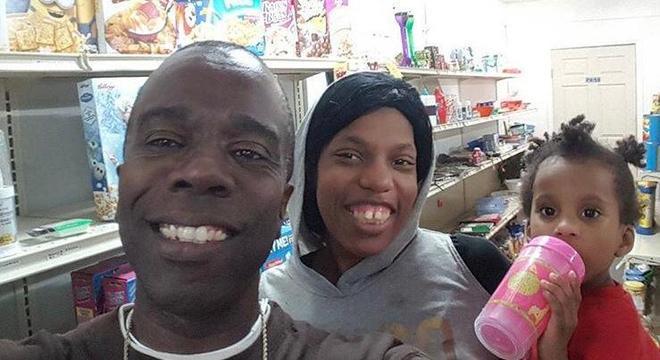 Burnell mantém sua loja desde 2014 
