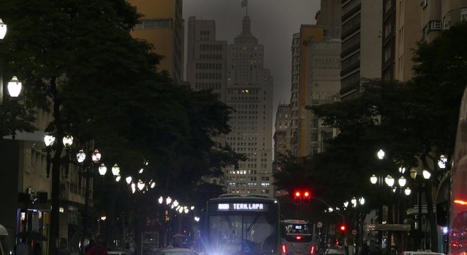 'Para mim, foi um Power Point que a natureza colocou para nós', comenta Saldiva sobre 'segunda-feira cinza' em SP

