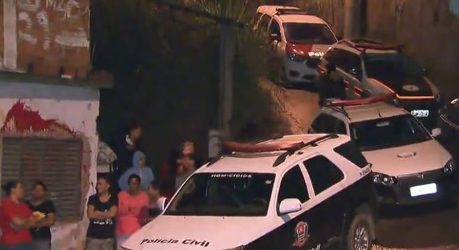 Viaturas da Polícia Civil em ocorrência na zona norte de São Paulo
