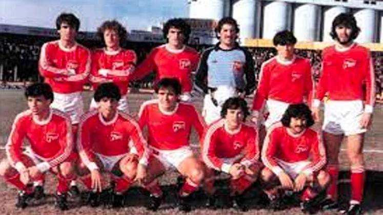 Vice: Argentino Juniors (1985) - Campeão: Juventus - Houve um empate por 2 a 2 e, nos pênaltis, o Argentino Juniors foi superado pelo time italiano.