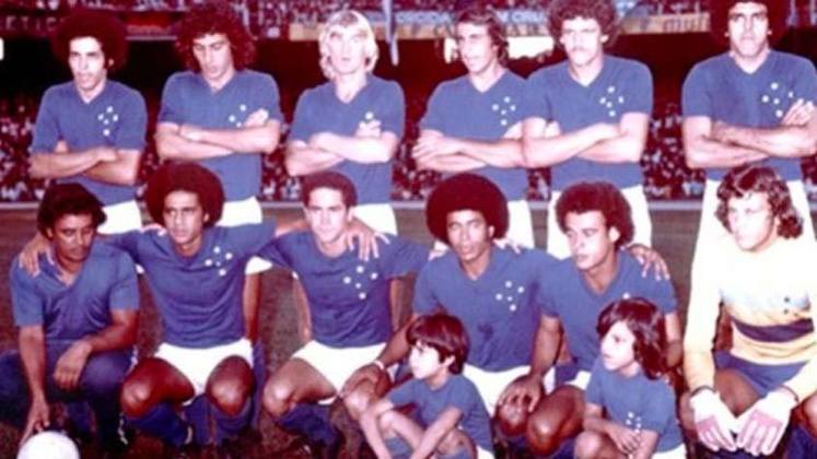 Vice: Cruzeiro (1976) - Campeão: Bayern de Munique - O Bayern venceu a partida disputada na Alemanha por 2 a 0 e, na volta, no Mineirão, houve um empate por 0 a 0.