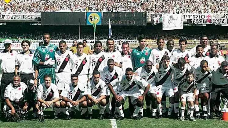 Vice: Vasco (2000) - Campeão: Corinthians - O Corinthians, campeão brasileiro de 1999, venceu o Vasco nos pênaltis na edição disputada no Brasil.