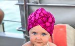Ainda em dezembro, Ana Paula resgatou uma foto de quando Vicky tinha apenas 1 ano. No clique, a bebê esbanja fofura com um maiô dourado com rendinha e lenço rosa estampado na cabeça