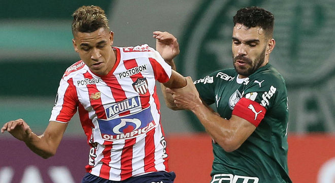 Víctor Cantillo. Volante moderno. Forte na marcação e ótimo na saída de bola