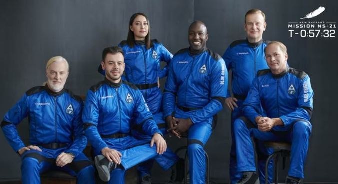 Missão com Victor Hespanha (o 2º da esquerda para a direita) tinha seis tripulantes