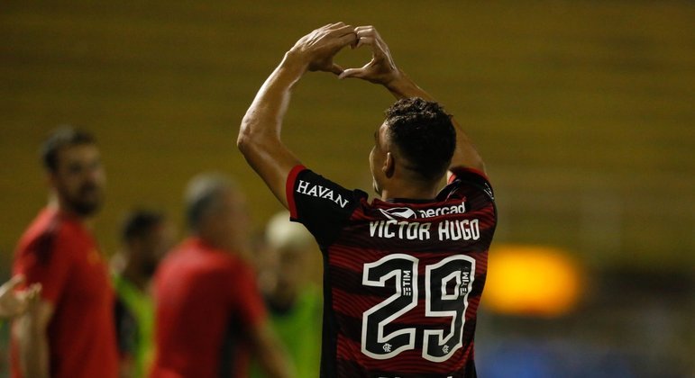 Muito Mais Do Que Um Jogo - Victor Cosme