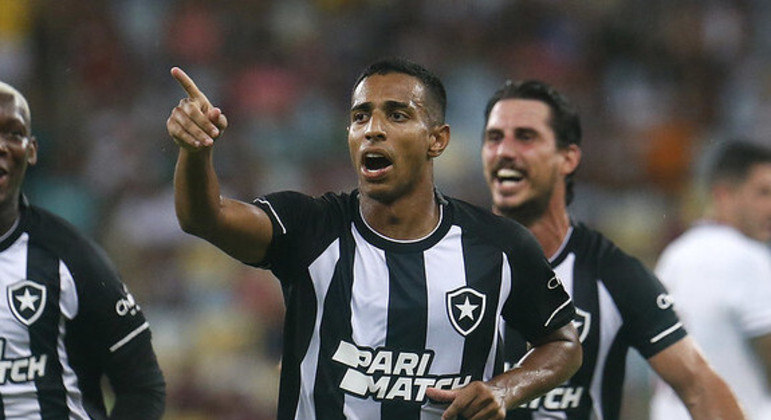 Victor Sá está fora da partida contra a Portuguesa pela Taça Rio