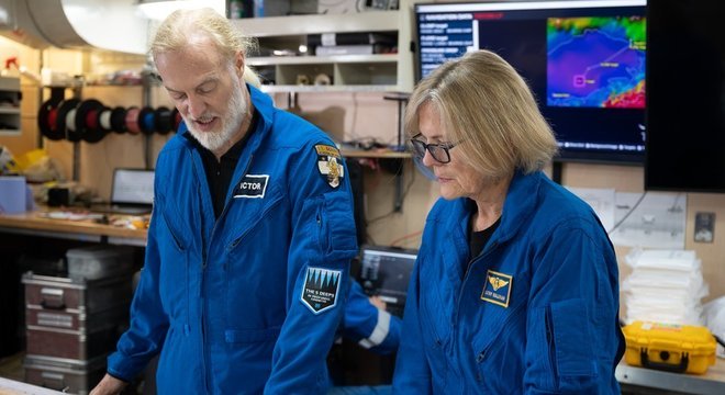 Victor Vescovo e Kathy Sullivan fizeram expedição à Fossa das Marianas juntos
