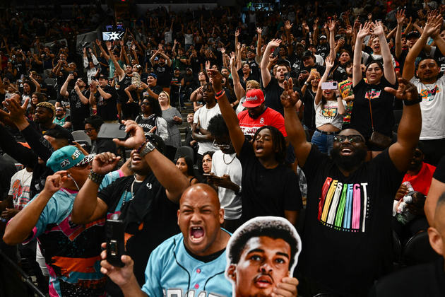 Tratado como a maior revelação da NBA desde 2003, quando o então jovem Lebron James também foi a primeira escolha do draft da NBA, torcedores do Spurs, uma das franquias mais tradicionais do basquete americano, ficaram eufóricos com a chegada do francês, que promete devolver o período de glórias ao time