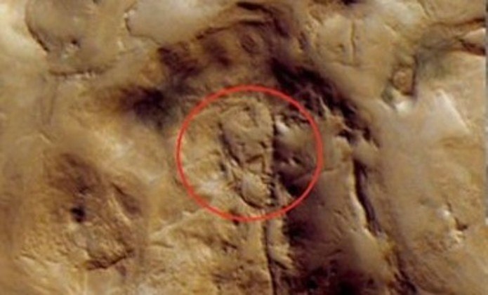 Copyright Equipment Bloodstained Vida em Marte? Rosto 'alien' é encontrado na superfície do planeta - Fotos  - R7 Hora 7