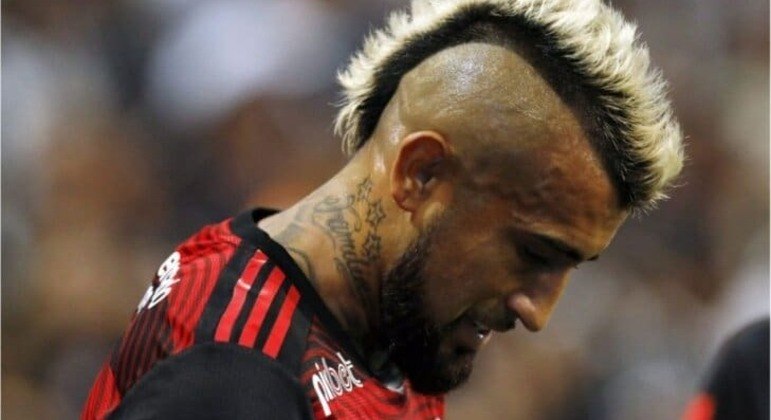 A falta de explosão muscular fez com que Vidal não fosse o líder que o Flamengo esperava. Tremenda desilusão 