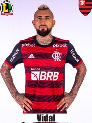  VIDAL - 6,0 - Atuação sem grande brilho do chileno. Assim como Cebolinha, ainda precisa readquirir a forma física ideal e recuperar ritmo de jogo para, de fato, ser opção entre os titulares do Flamengo.