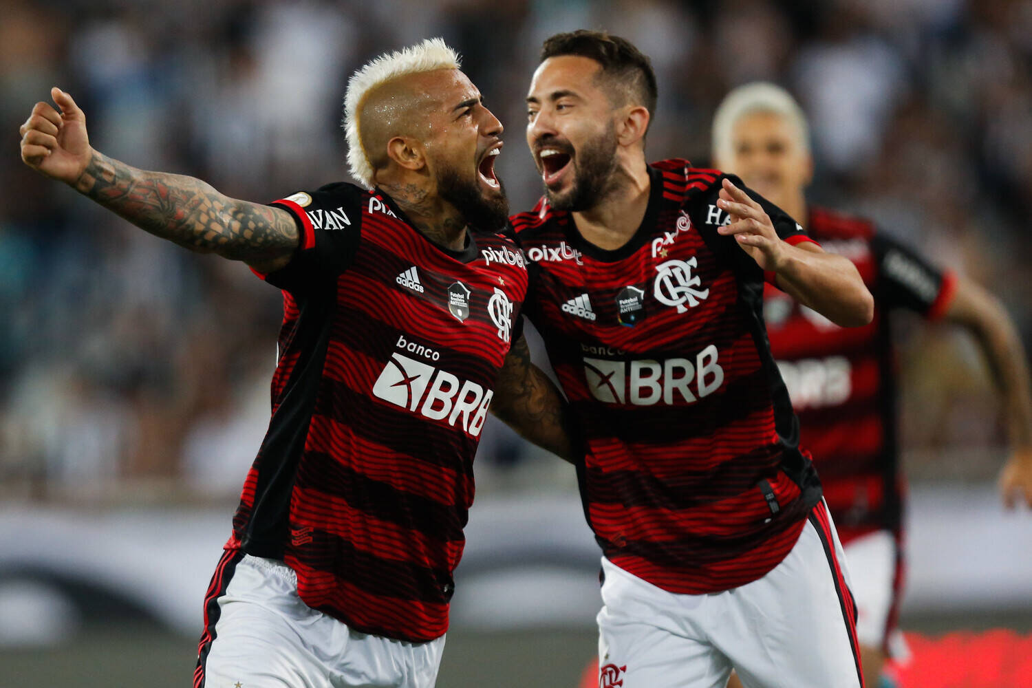 Flamengo é o 8° clube que mais gastou em novos jogadores - Rádio