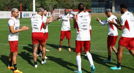 Vidal se despediu dos companheiros no Flamengo