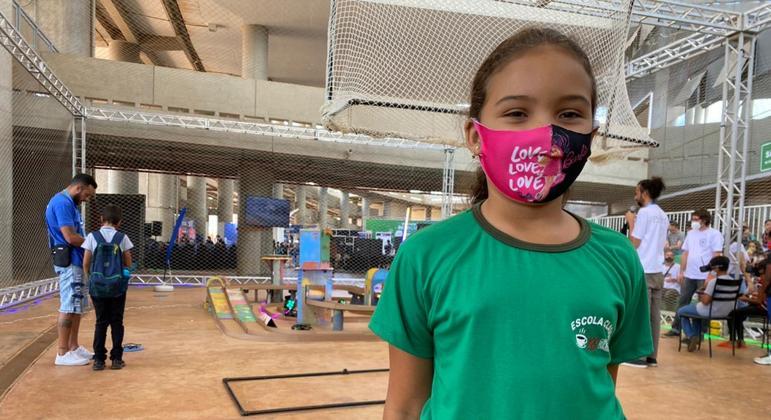 Isabela Gomes, de 10 anos, achou "muito legal" a experiência 