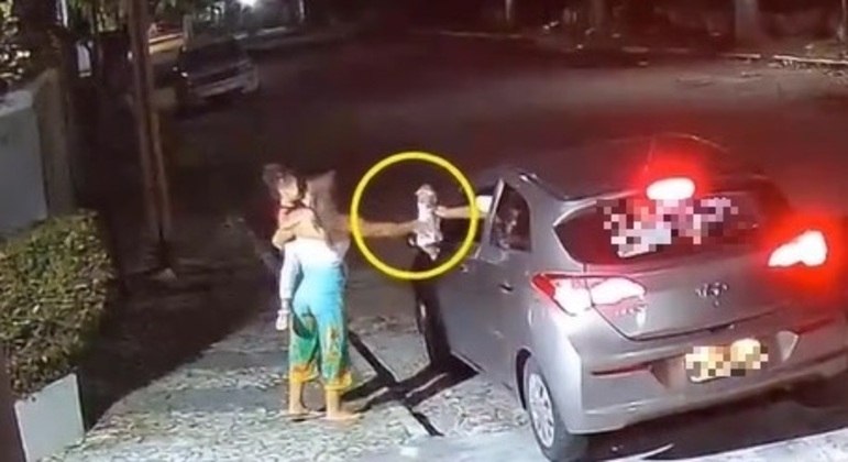 Vídeo mostra suposta boneca envenenada usada em tentativa de sequestro