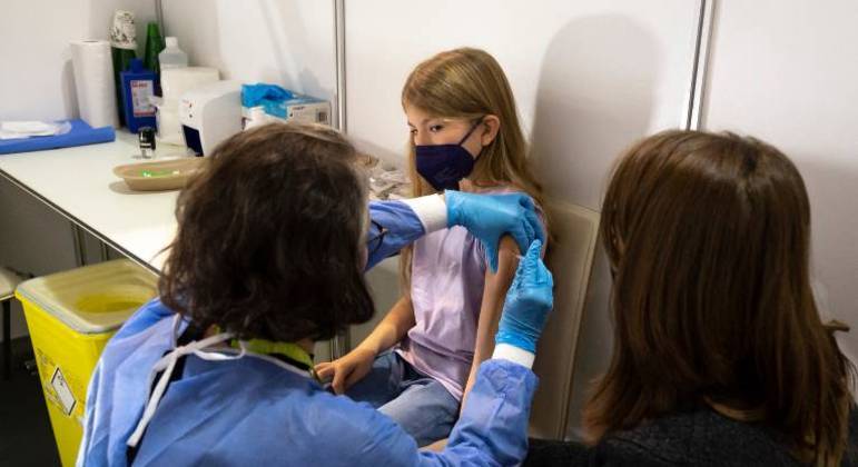 Chile imunizará jovens dos 3 aos 17 anos contra a Covid-19