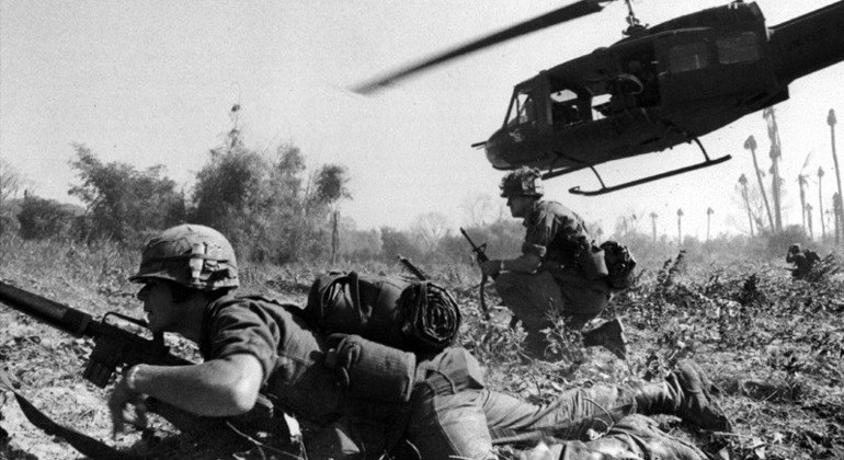 Soldados americanos durante a guerra do Vietnã