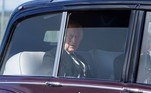 O rei Charles 3º, de 73 anos, fez o primeiro discurso ao Parlamento britânico nesta segunda-feira antes de seguir para a Escócia, onde caminhou em procissão com outros membros da realeza atrás do caixão de Elizabeth 2ª, do Palácio de Holyroodhouse à Catedral de St. Giles 