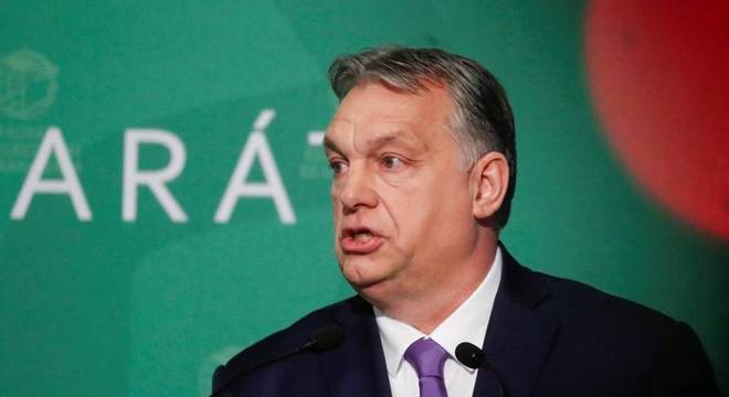 Orban quer estender prazo de medidas de exceção e Parlamento fechado