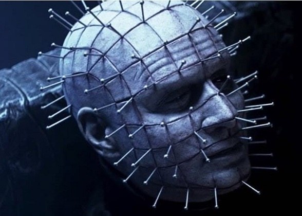 Vilão da série de filmes Hellraiser, é o líder dos cenobitas. É um mestre das torturas e da arte de causar dor.