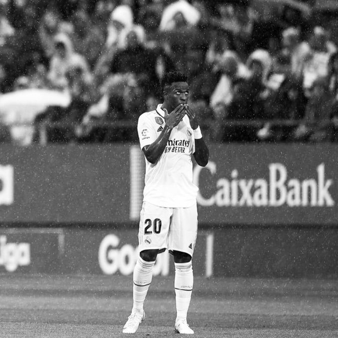 Vinicius Junior é vítima de racismo na Espanha 