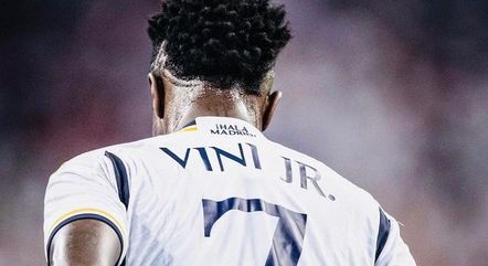 Menina que estava com camisa do Real Madrid é vítima de racismo