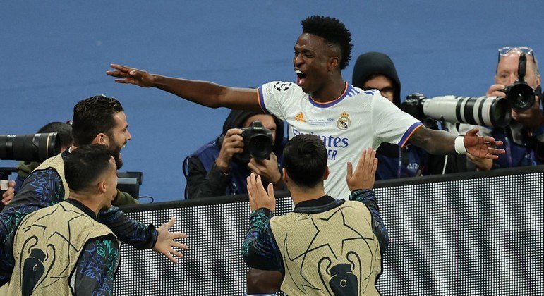 Vini Jr. comemora o gol de mais um título da Champions League do Real Madrid