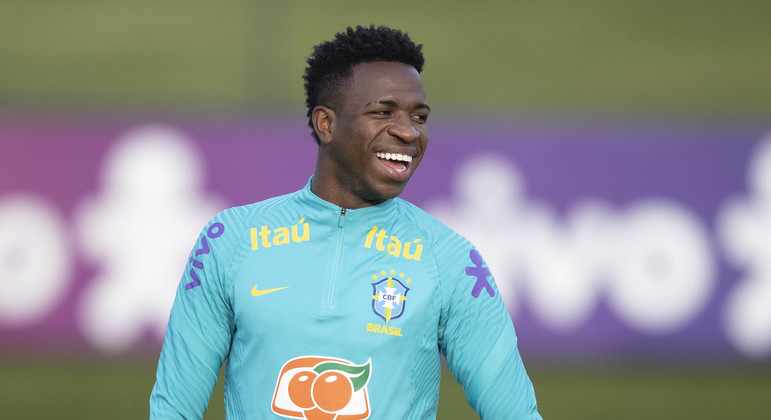 Vini Jr., destaque brasileiro na atual temporada, vai começar como titular contra o Equador