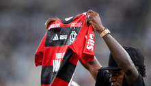 Vinícius Jr. recebe homenagem no Maracanã em Vasco x Flamengo