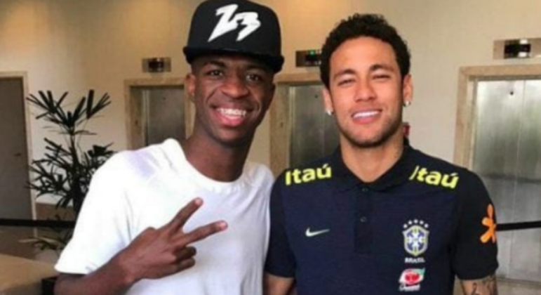 Vinícius Junior e Neymar. Todo o respeito, a reverência ao 'presidente' da seleção