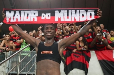 Vinicius dá adeus à torcida