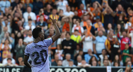 Vinícius Junior fez o número '2' com a mão, em referência à luta do Valencia contra o rebaixamento e a segunda divisão